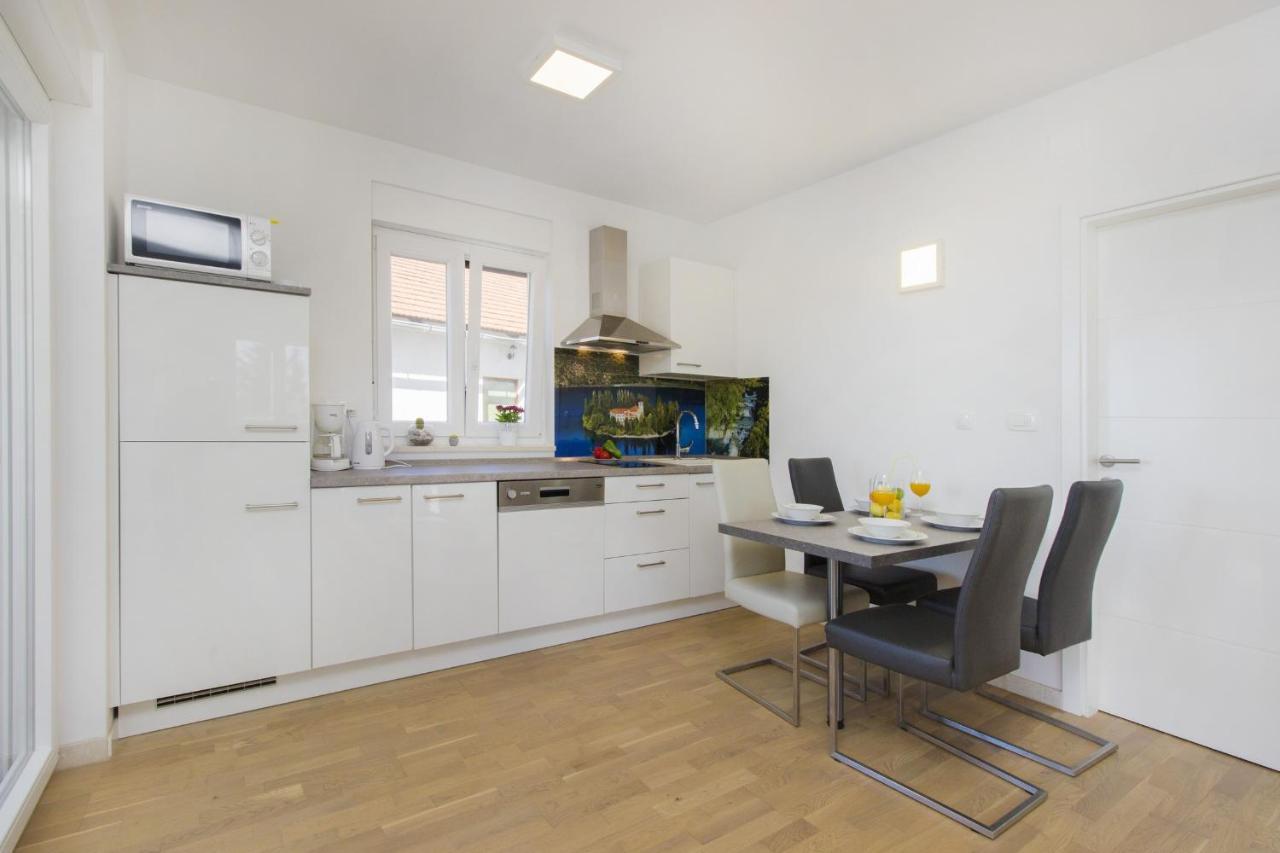 Apartments Luka Vodice Exterior photo