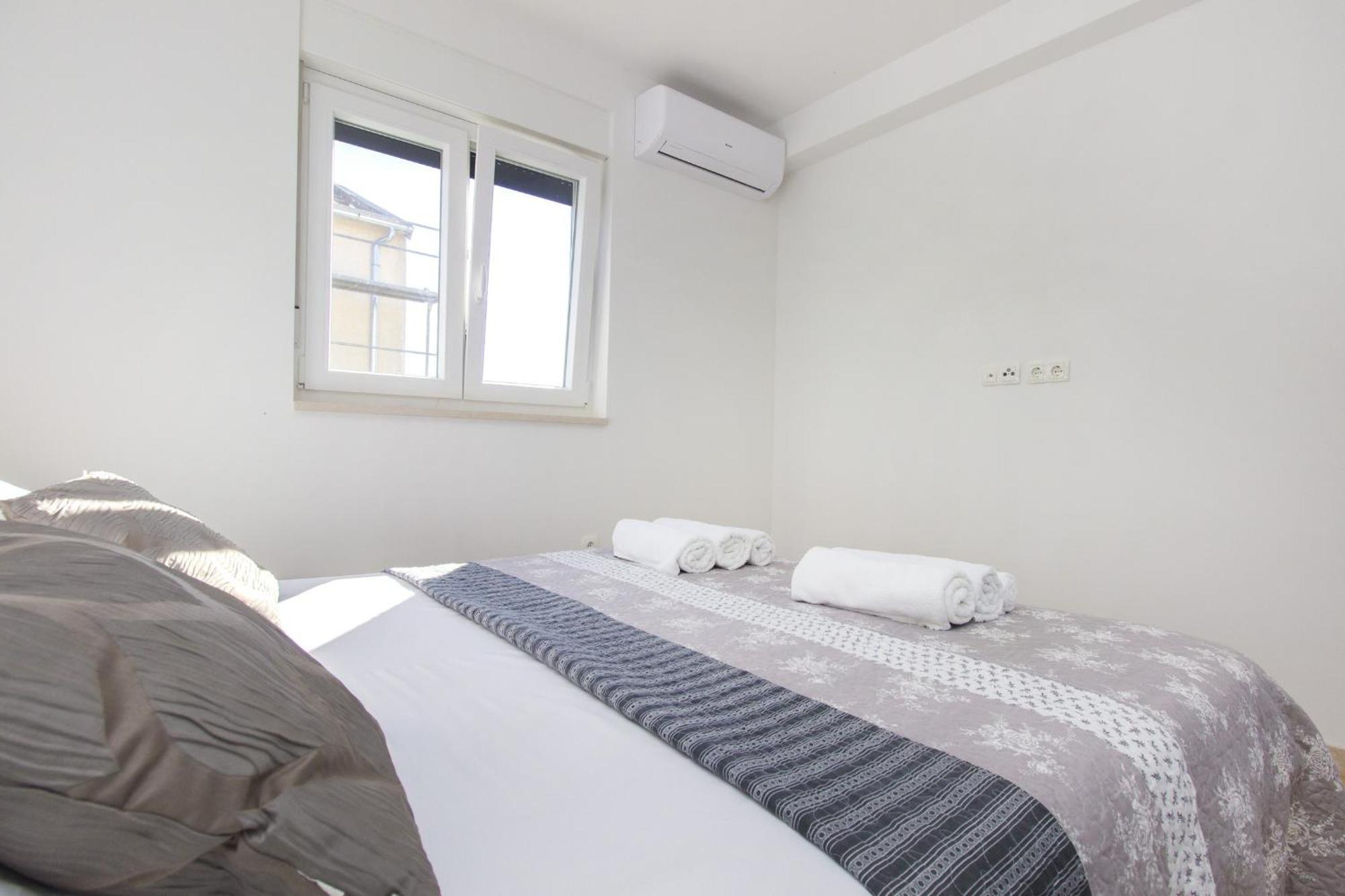 Apartments Luka Vodice Room photo