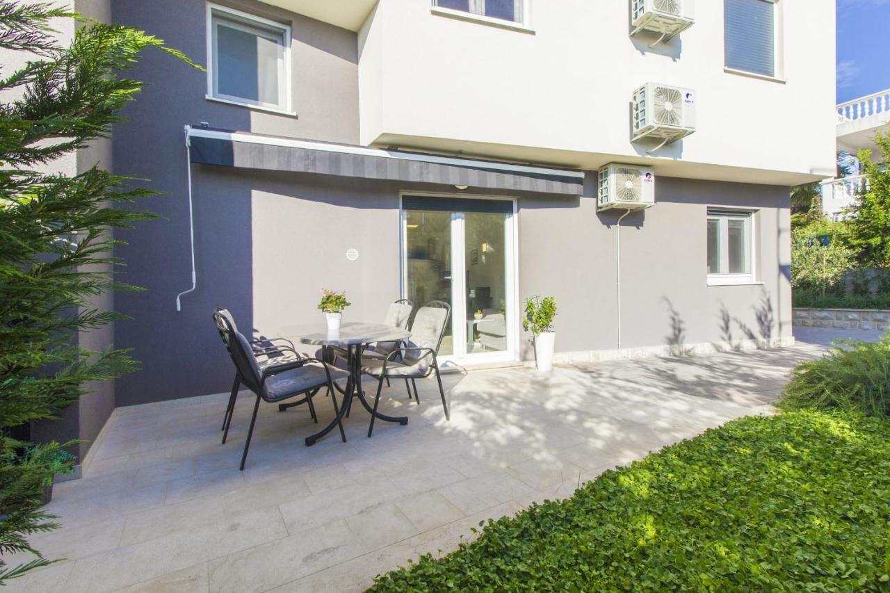 Apartments Luka Vodice Exterior photo
